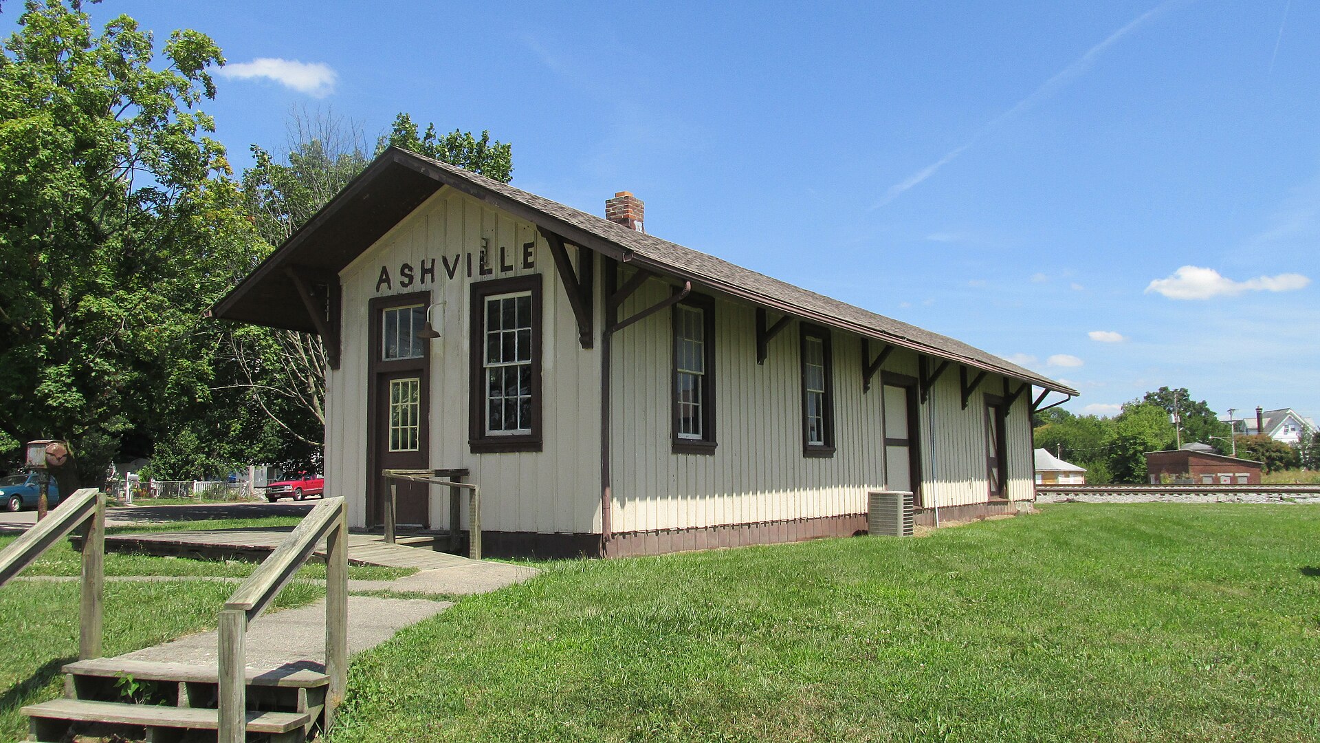 Historic Ashville, OH streetscape