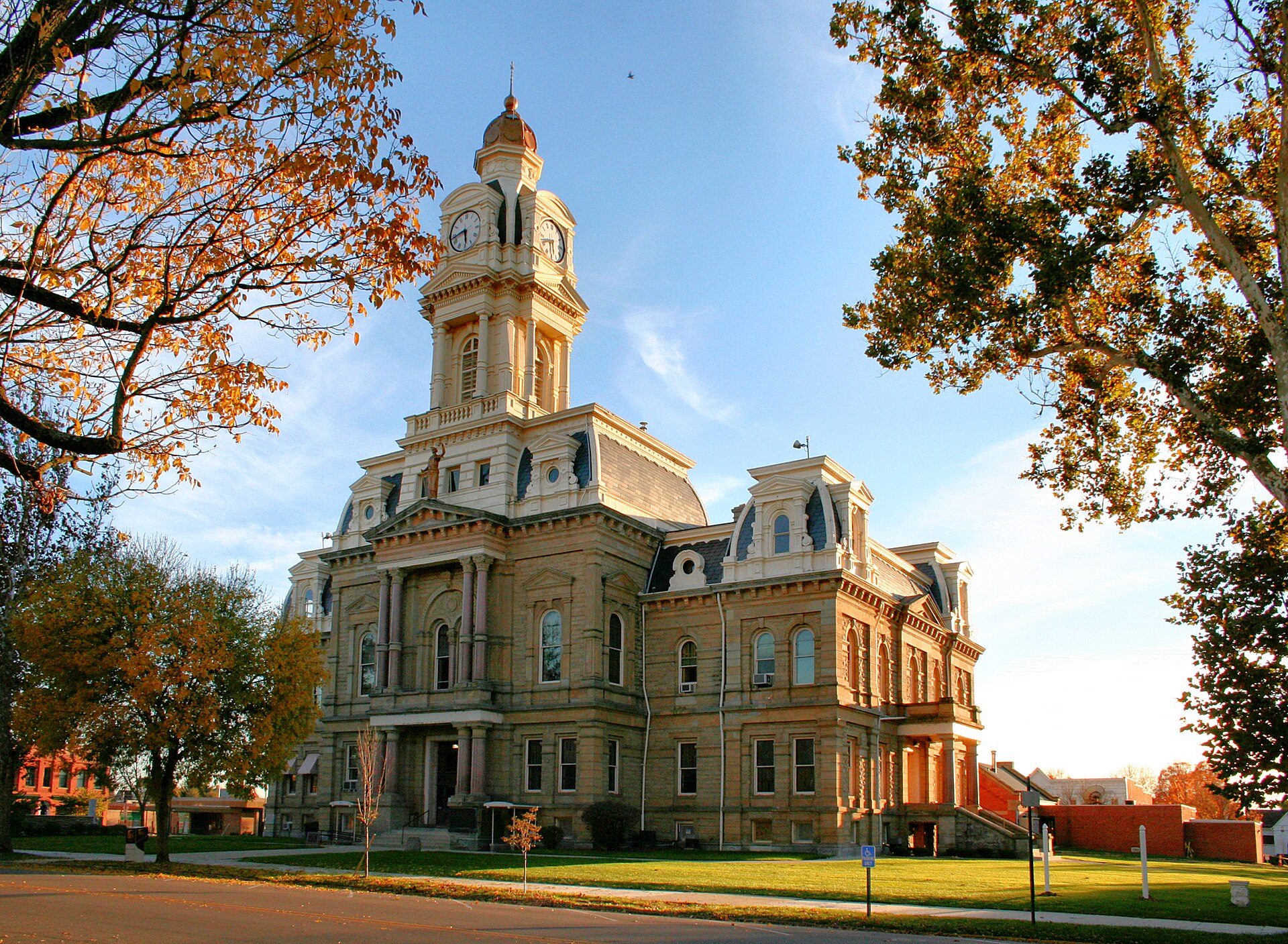 Madison County Courthouse in London, OH